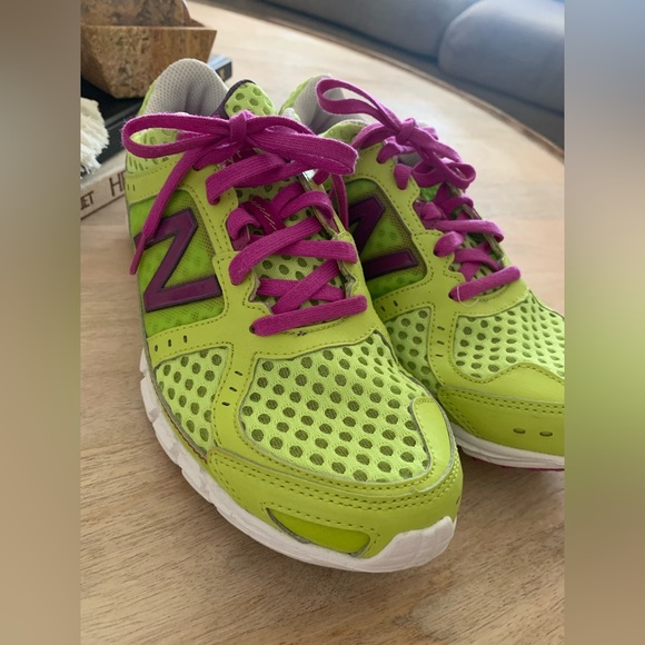 New Balance Running Shoe Size 6.5 - Picture 1 of 5